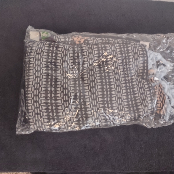 Sweet Sinammon Shawl - Picture 2 of 6